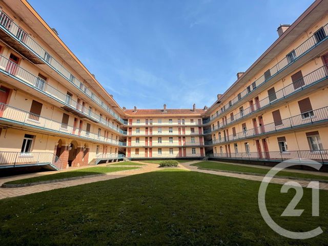 Appartement F4 à vendre - 4 pièces - 75.0 m2 - GUISE - 02 - PICARDIE - Century 21 Agence Du Fort