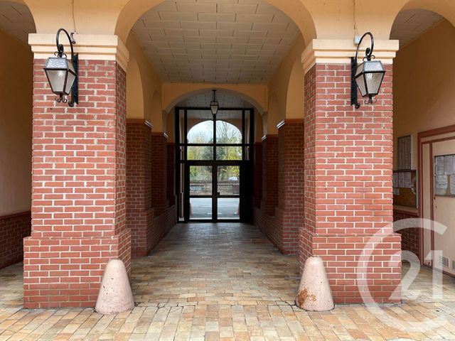 Appartement F4 à vendre - 4 pièces - 75.0 m2 - GUISE - 02 - PICARDIE - Century 21 Agence Du Fort