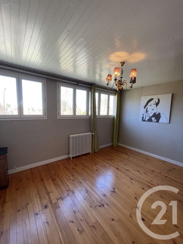 maison à vendre - 8 pièces - 245.0 m2 - GUISE - 02 - PICARDIE - Century 21 Agence Du Fort