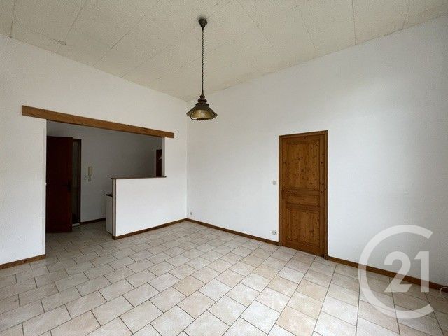 Appartement à louer - 2 pièces - 40.0 m2 - GUISE - 02 - PICARDIE - Century 21 Agence Du Fort