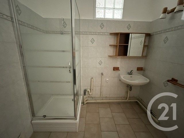Appartement à louer - 2 pièces - 40.0 m2 - GUISE - 02 - PICARDIE - Century 21 Agence Du Fort