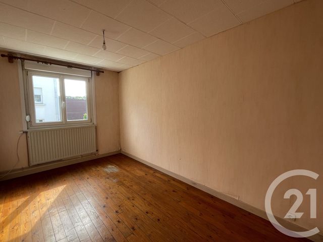 Afficher la photo en grand immeuble à vendre - 350.0 m2 - GUISE - 02 - PICARDIE - Century 21 Agence Du Fort