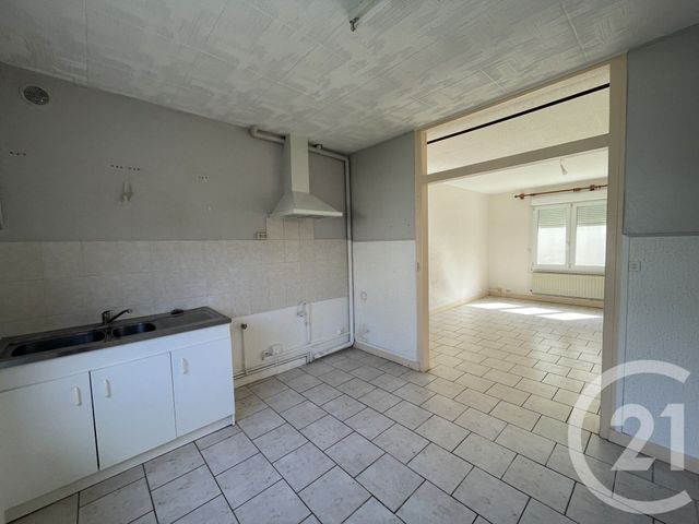 Afficher la photo en grand immeuble à vendre - 350.0 m2 - GUISE - 02 - PICARDIE - Century 21 Agence Du Fort