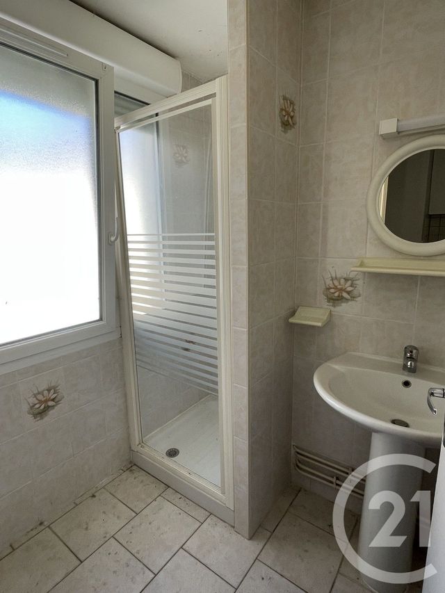 Afficher la photo en grand immeuble à vendre - 350.0 m2 - GUISE - 02 - PICARDIE - Century 21 Agence Du Fort