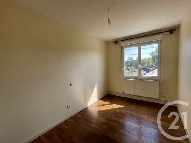 Afficher la photo en grand immeuble à vendre - 350.0 m2 - GUISE - 02 - PICARDIE - Century 21 Agence Du Fort