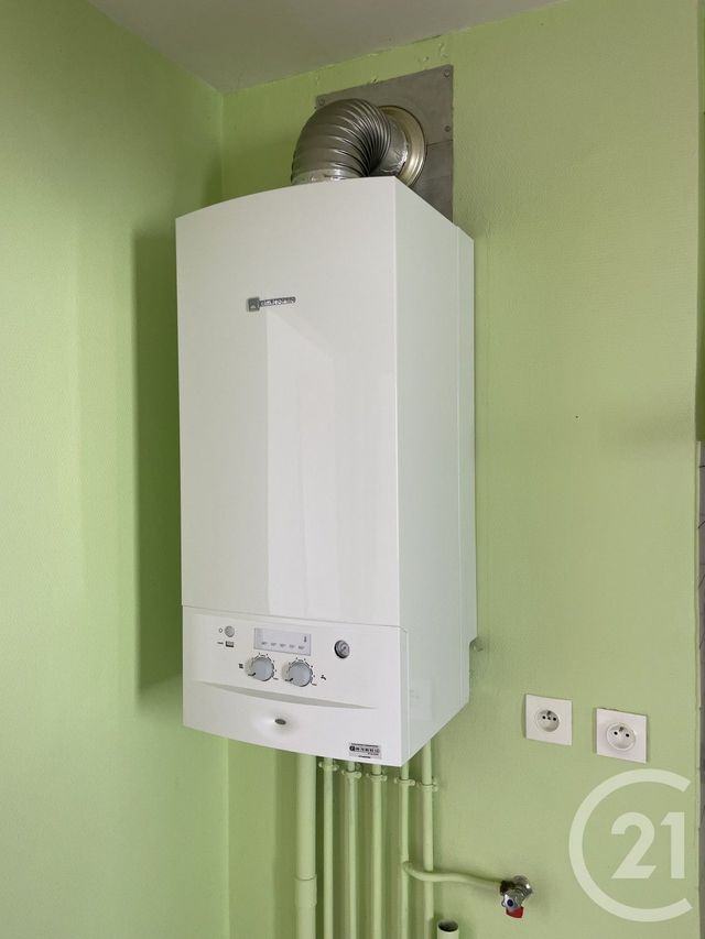 Afficher la photo en grand immeuble à vendre - 350.0 m2 - GUISE - 02 - PICARDIE - Century 21 Agence Du Fort