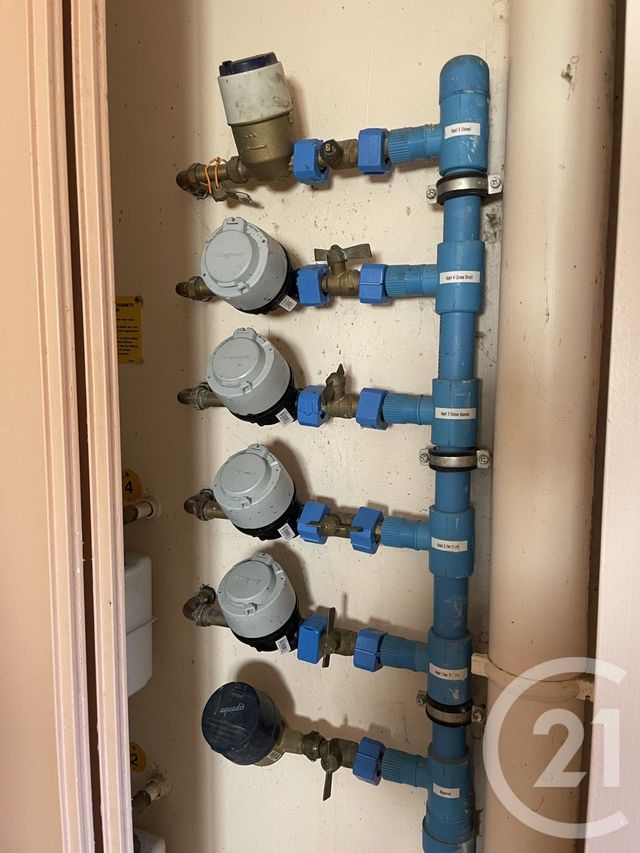 Afficher la photo en grand immeuble à vendre - 350.0 m2 - GUISE - 02 - PICARDIE - Century 21 Agence Du Fort