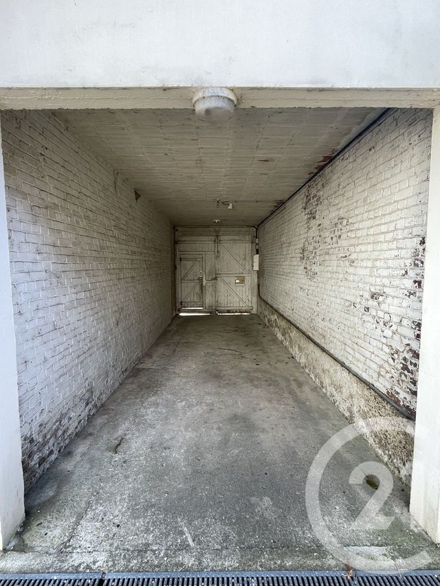 Afficher la photo en grand immeuble à vendre - 350.0 m2 - GUISE - 02 - PICARDIE - Century 21 Agence Du Fort