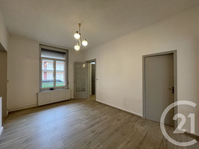 Appartement F4 à vendre - 4 pièces - 97.0 m2 - GUISE - 02 - PICARDIE - Century 21 Agence Du Fort
