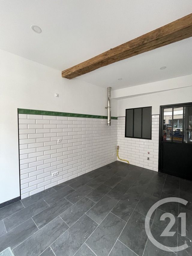 Afficher la photo en grand immeuble à vendre - 75.0 m2 - GUISE - 02 - PICARDIE - Century 21 Agence Du Fort