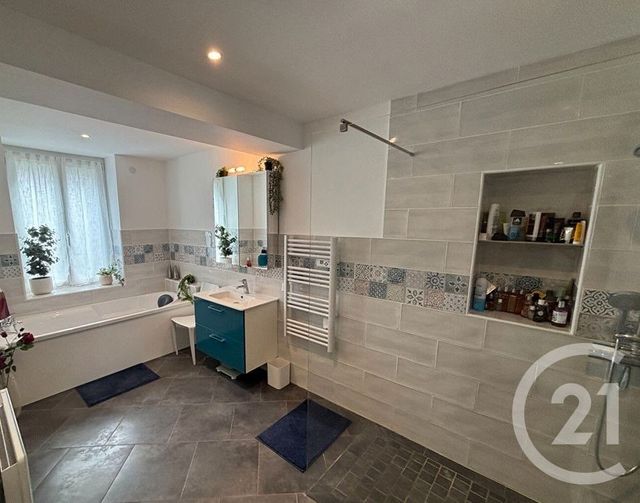 maison à vendre - 7 pièces - 215.0 m2 - GUISE - 02 - PICARDIE - Century 21 Agence Du Fort